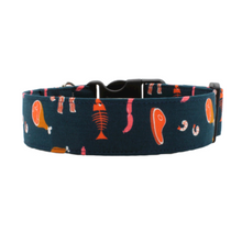 Load image into Gallery viewer, Cute surf and turf dog collar - The Blake in navy
